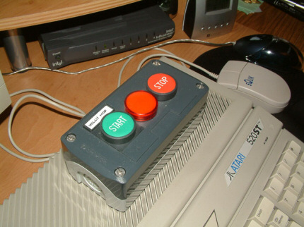 [Photo: Start/Stop buttons]