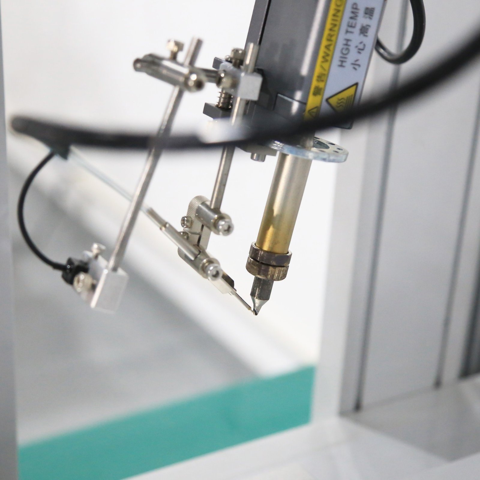Bench-Top-Soldering-Robot-with-Auto-Solder-Feeder-and-Automatic-Soldering-Station (1).jpg