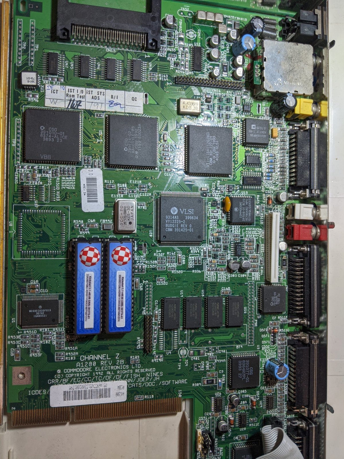 motherboard_original_overview.jpg
