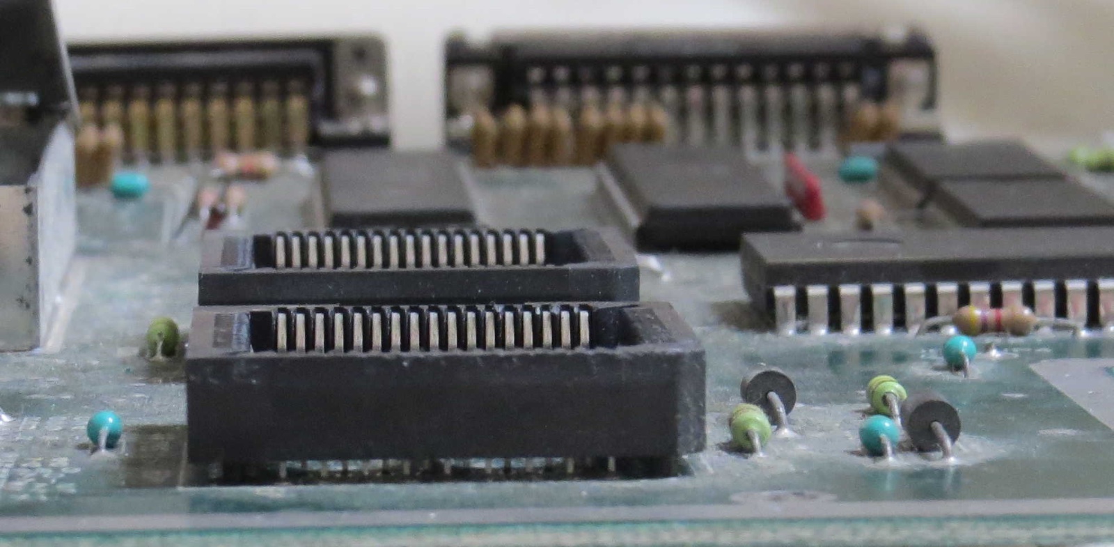 atari_plcc_8mm.jpg